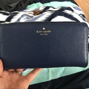 Kate Spade wristlet wallet